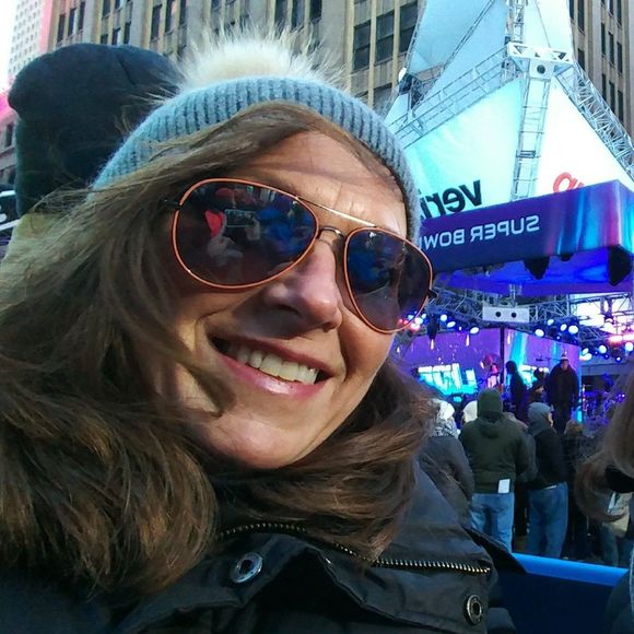 Meet your Posher, Julie - Picture 1 of 1